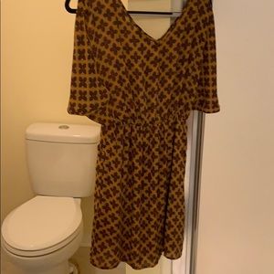 small boutique dress with open sleeves